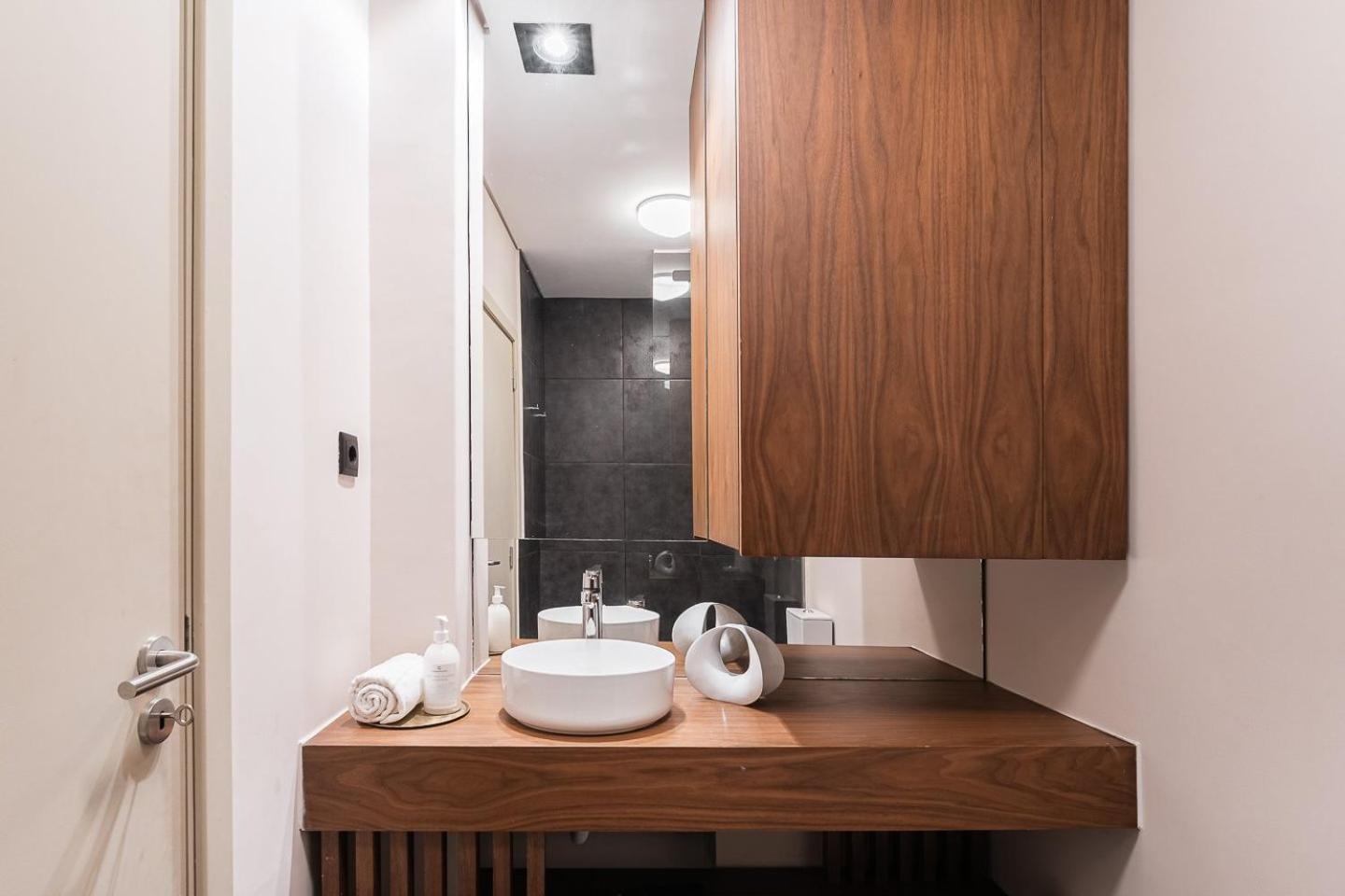Guestready - Quental Wallpaper Near Marques Square OOporto Esterno foto
