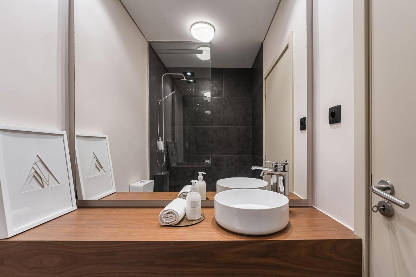 Guestready - Quental Wallpaper Near Marques Square OOporto Esterno foto