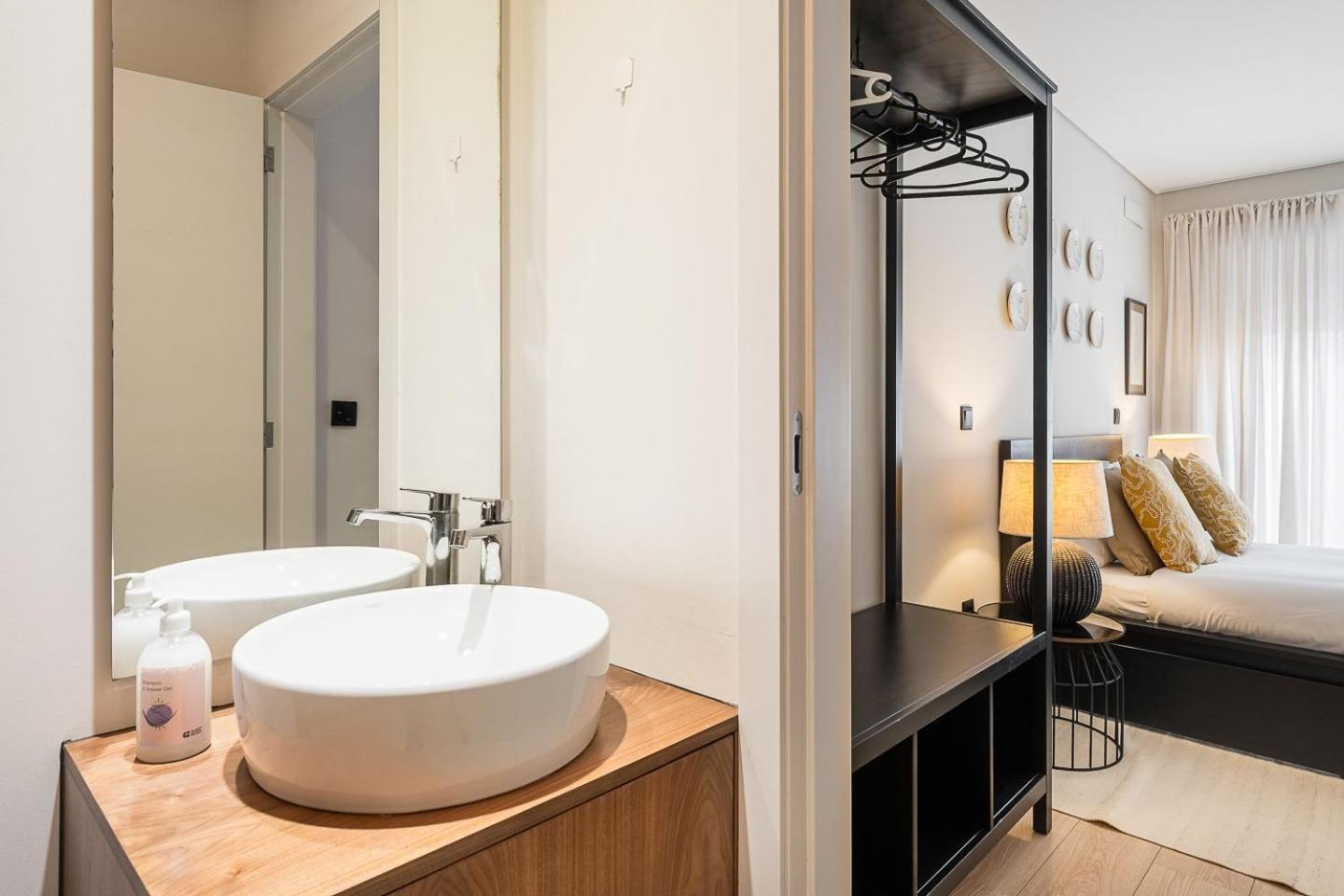 Guestready - Quental Wallpaper Near Marques Square OOporto Esterno foto
